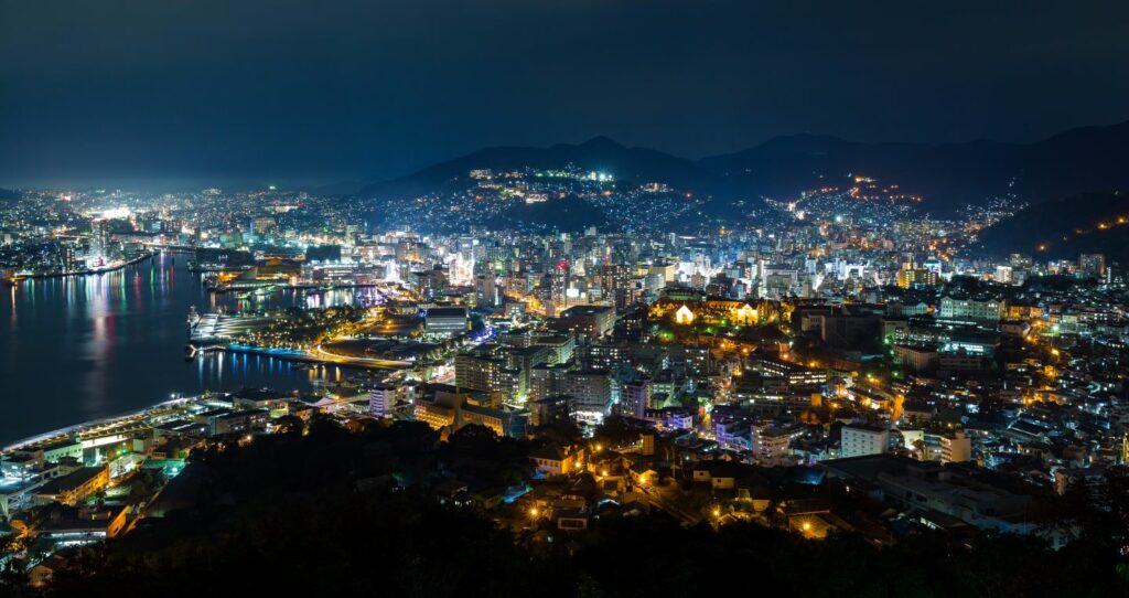Thành phố Nagasaki trên đảo Kyushu