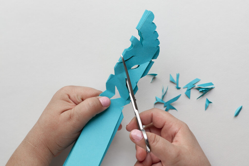 Dễ dàng để tạo ra những tác phẩm kirigami bằng chính đôi bàn tay của bạn