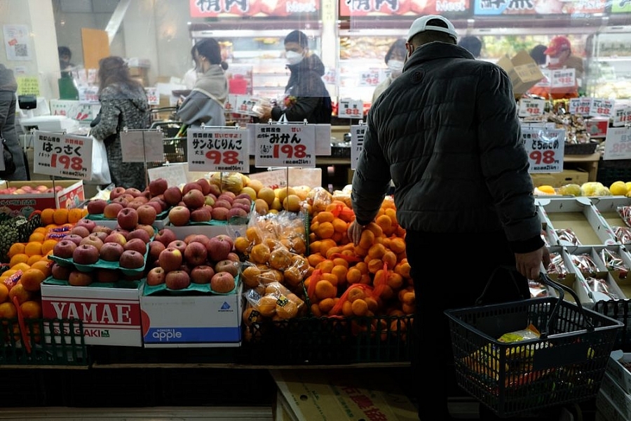 Lạm phát hàng hóa ở Nhật Bản trừ thực phẩm tươi sống tăng nhanh lên 4,9% 