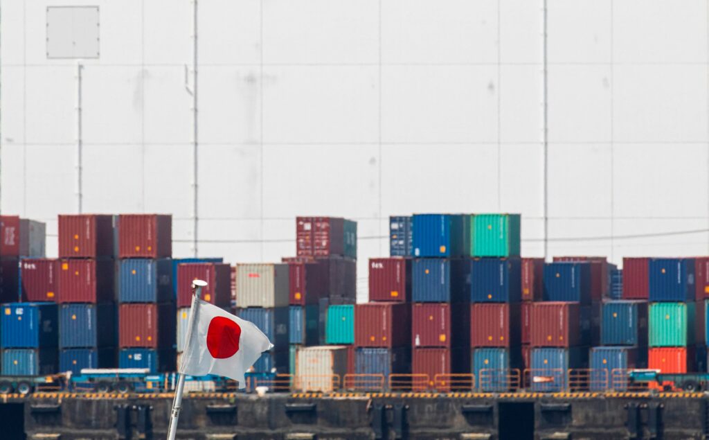 Xuất khẩu Nhật Bản giảm ở mức thấp nhất trong 2 năm trở lại đây 