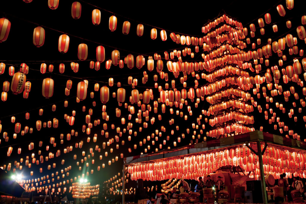 Lễ Obon - Lễ hội mùa hè tôn vinh tổ tiên lớn nhất của Nhật Bản