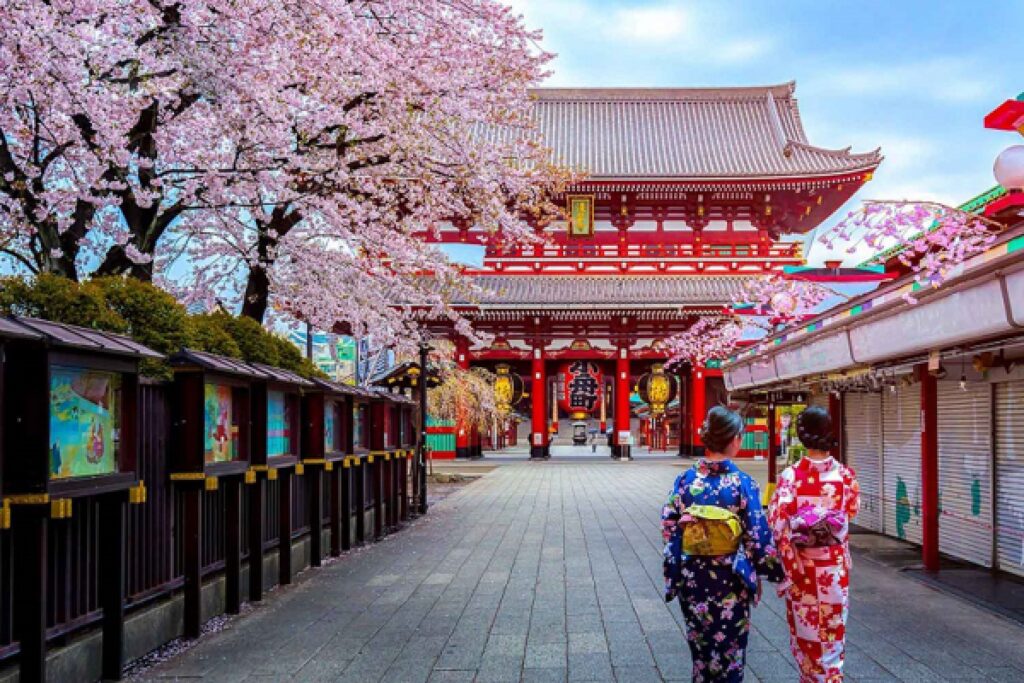 Chi tiêu của du khách đến Nhật Bản đạt mức cao kỷ lục, một phần vì đồng yên yếu 