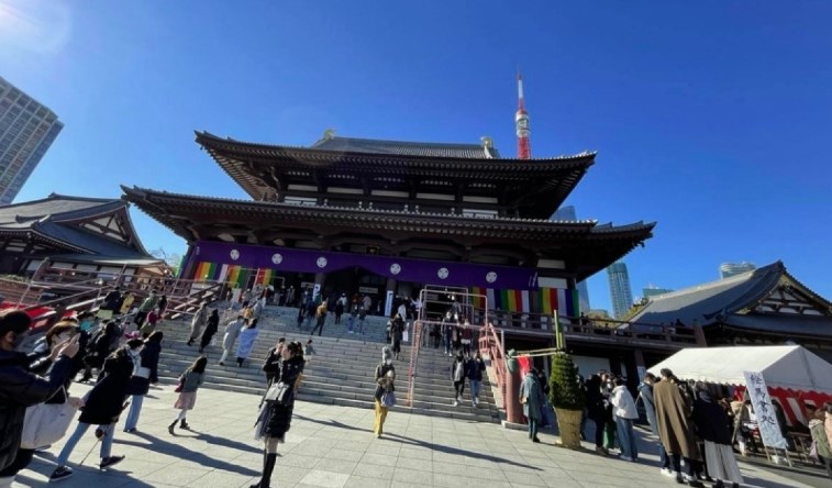 Khách du lịch nội địa thúc đẩy doanh số bán hàng của các cửa hàng bách hóa Nhật Bản lên mức cao kỷ lục 