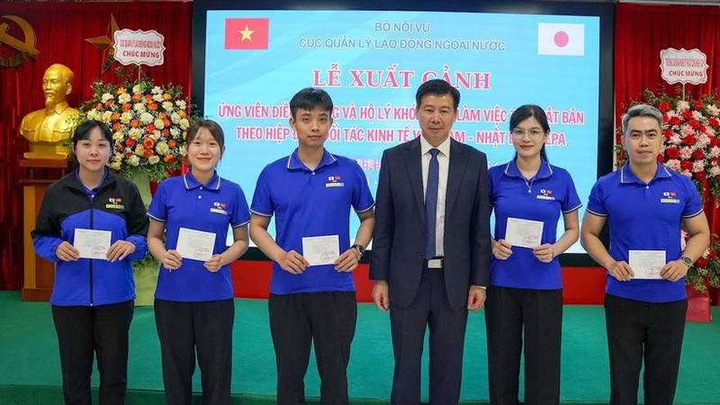 Lễ xuất cảnh cho các ứng viên điều dưỡng và chăm sóc sức khỏe đi Nhật Bản theo chương trình EPA – Khóa 12, tháng 6 năm 2025. (Ảnh: Dolab)
